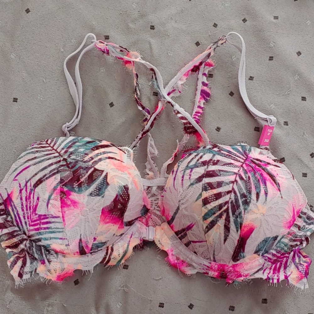 VS Pink front close date racerback bra